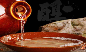 新國(guó)標(biāo)實(shí)施之后,白酒白酒圈里再無“酒精酒”？行家：太天真
