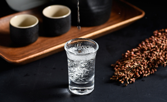 白酒不管多大牌,只要有這2個特征,都是劣質酒,你還在喝嗎？